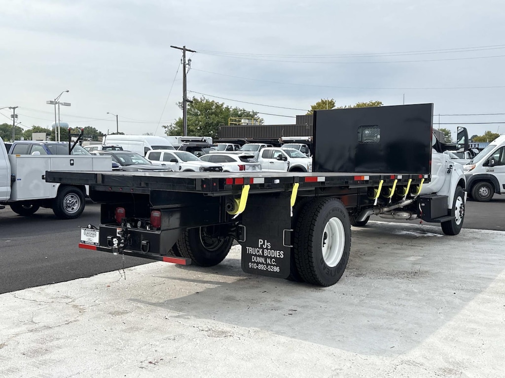 New 2027 Ford F-650 Regular Cab w/ 20 Heavy Duty Flatbed Flatbed