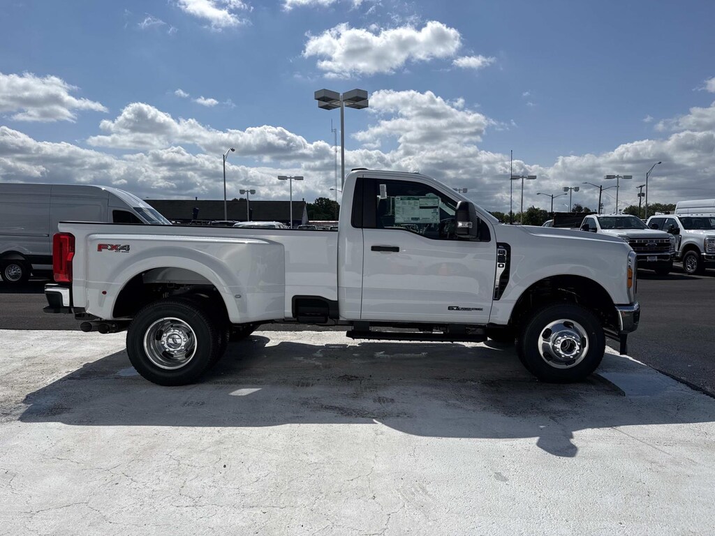New 2026 Ford F-350 XL Regular Cab 4x4 W/ 8 Bed DRW Regular Cab Pickup