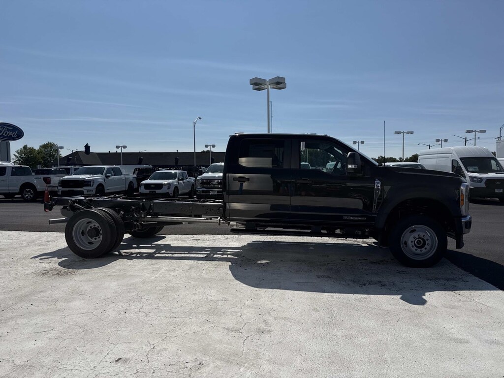 New 2026 Ford Super Duty F-550 DRW Crew Cab Chassis-Cab