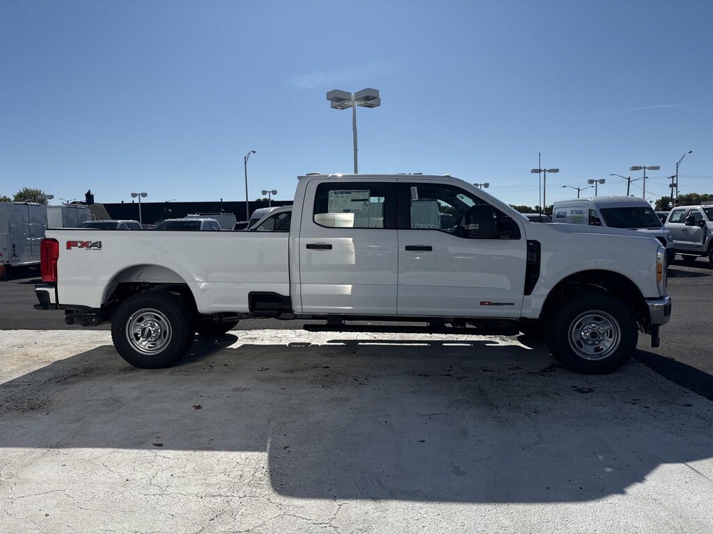 New 2027 Ford Super Duty F-350 SRW Crew Cab Pickup