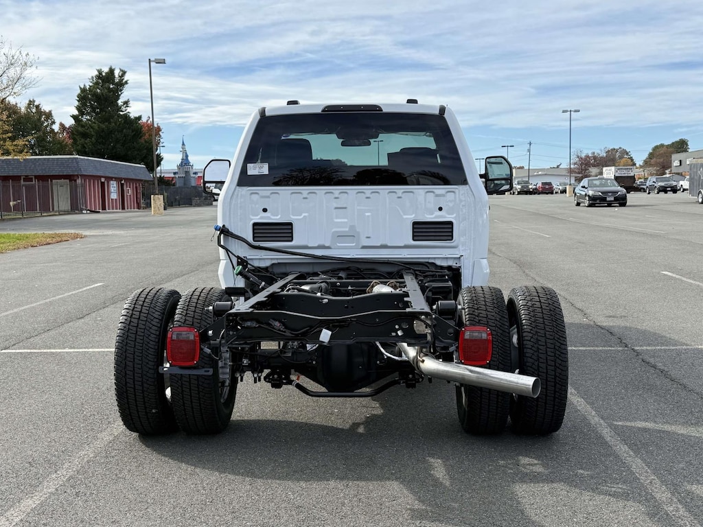 New 2026 Ford F-350 XLT Regular Cab 4x2 Bare Chassis 60 CA Regular Cab Chassis-Cab