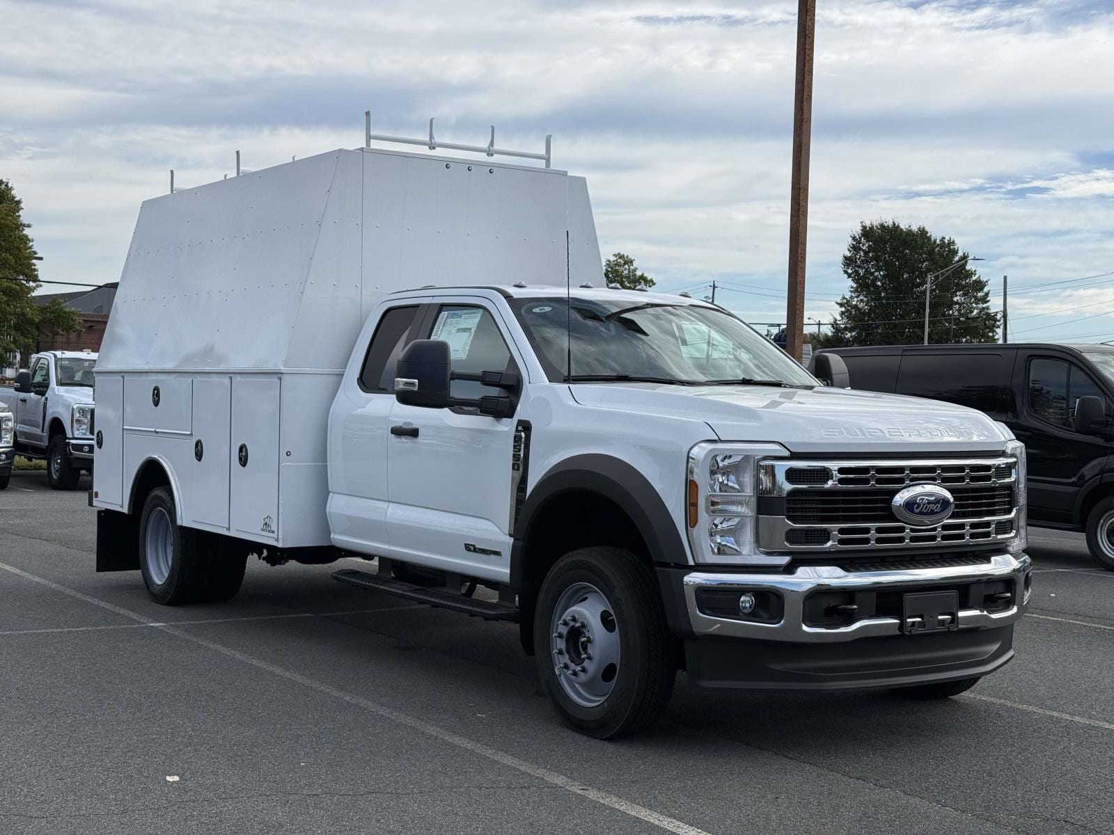 2026 Ford F-550 Super Duty Chassis Cab XL's photo