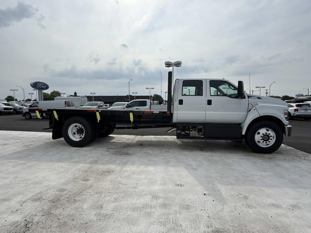 New 2027 Ford F-650 XL Crew Cab 4x2 W/ 16 Flatbed Flatbed