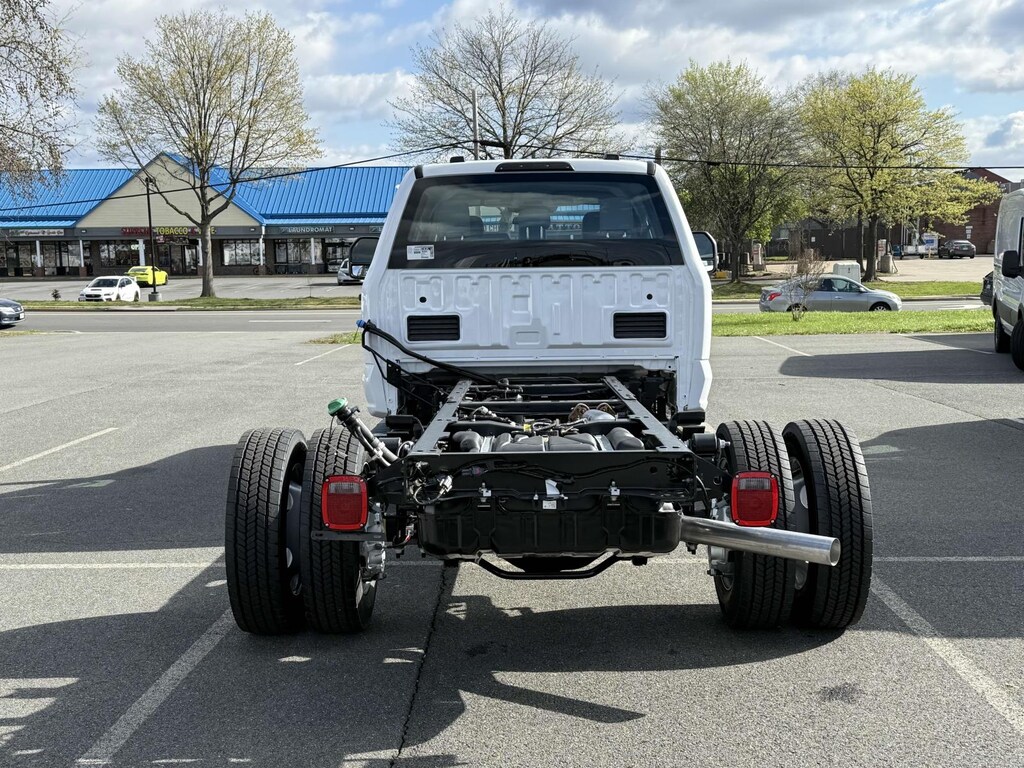 New 2025 Ford F-550 XL Crew Cab 4x4 Bare Chassis 84 CA Crew Cab Chassis-Cab