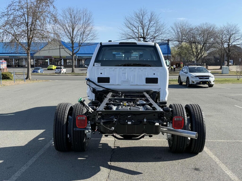 New 2025 Ford F-550 XL Crew Cab 4x4 Bare Chassis 84 CA Crew Cab Chassis-Cab