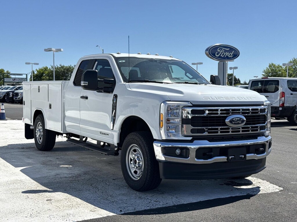 New 2026 Ford F-350 XL Super Cab 4x4 W/ 9 Reading Service Body Service