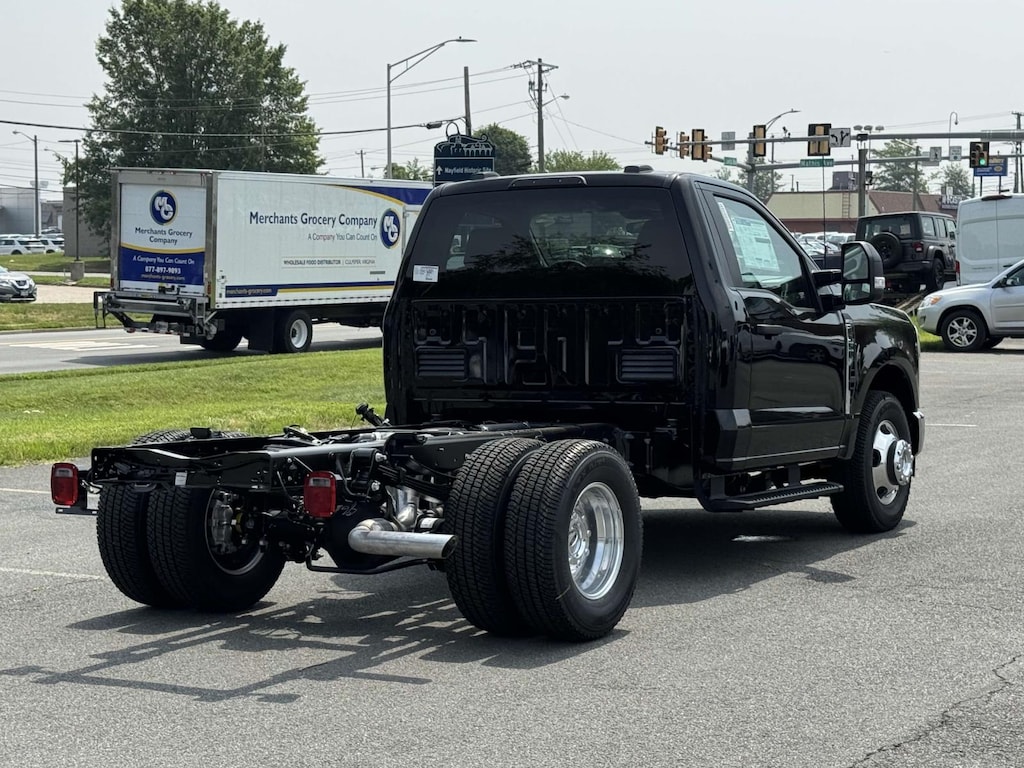 New 2025 Ford F-350 XLT Regular Cab 4x2 Bare Chassis 60 CA Regular Cab Chassis-Cab