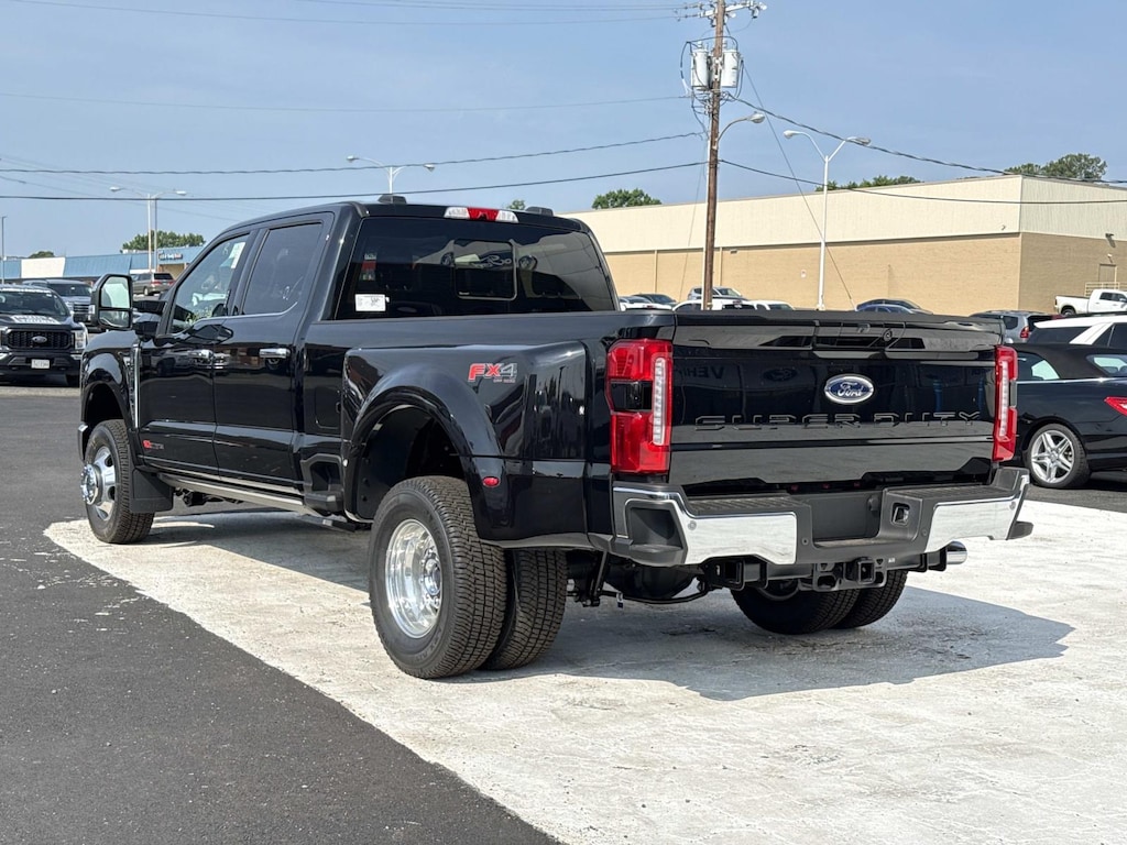 New 2026 Ford F-350 Lariat Crew Cab 4x4 W/ 8 Bed DRW Crew Cab Pickup
