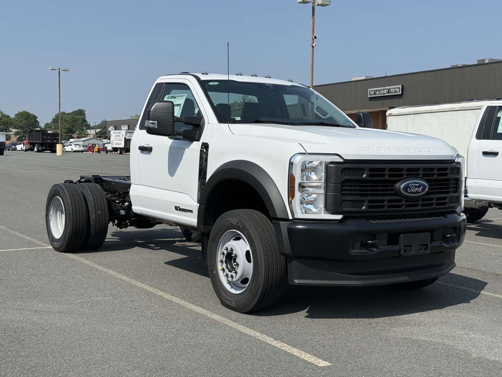 2025 Ford F-600 Super Duty Chassis Cab