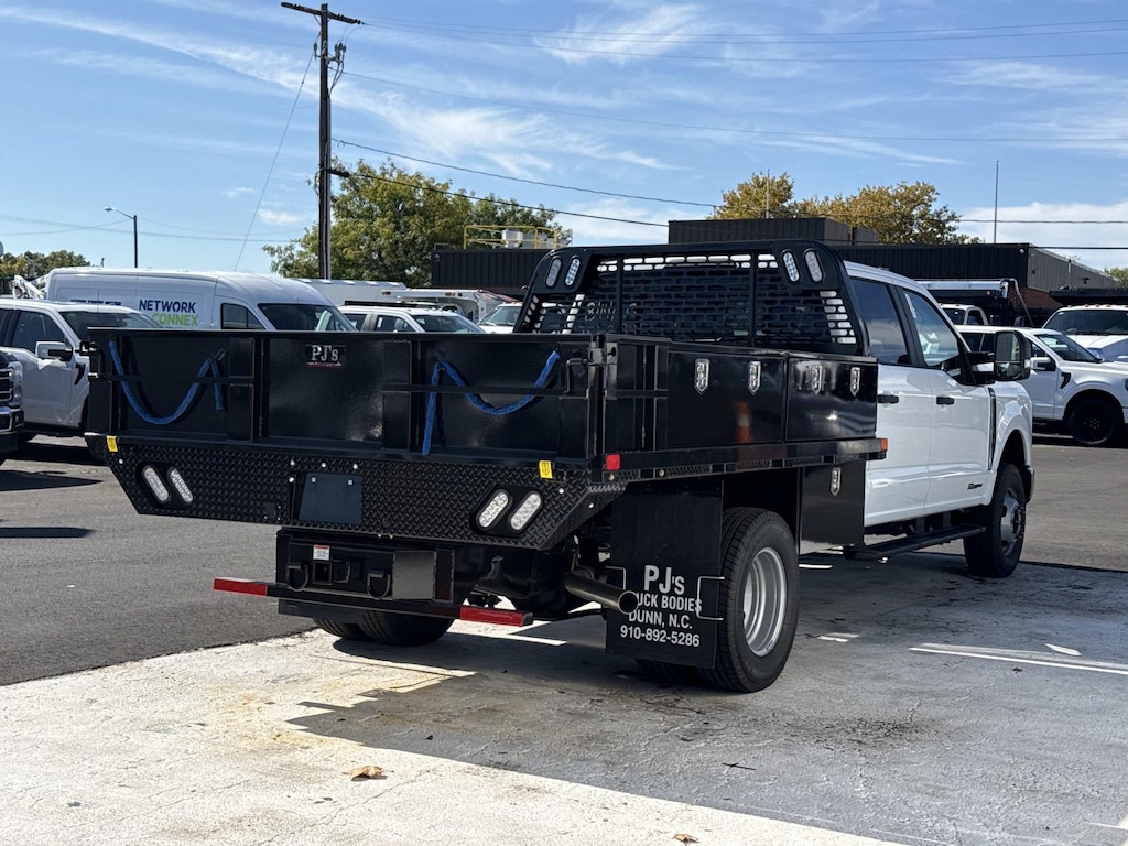 New 2026 Ford F-350 XL Crew Cab 4x4 w/ 10 Contractors Flatbed Flatbed