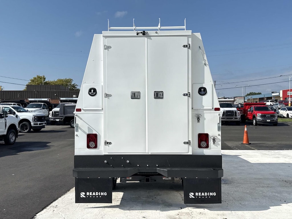 New 2026 Ford F-550 XL Crew Cab 4x4 W/ 11 Enclosed Service Body Service