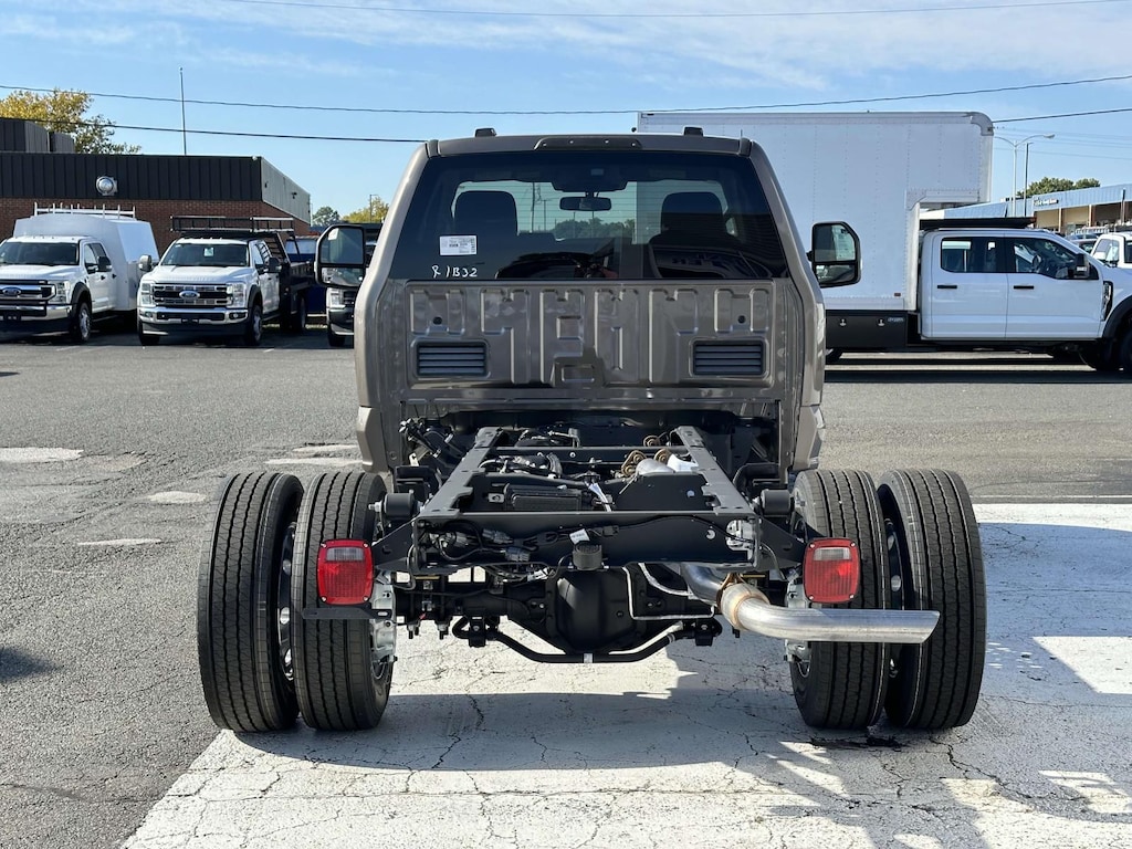 New 2023 Ford F-600 XLT Regular Cab 4x2 Bare Chassis Regular Cab Chassis-Cab