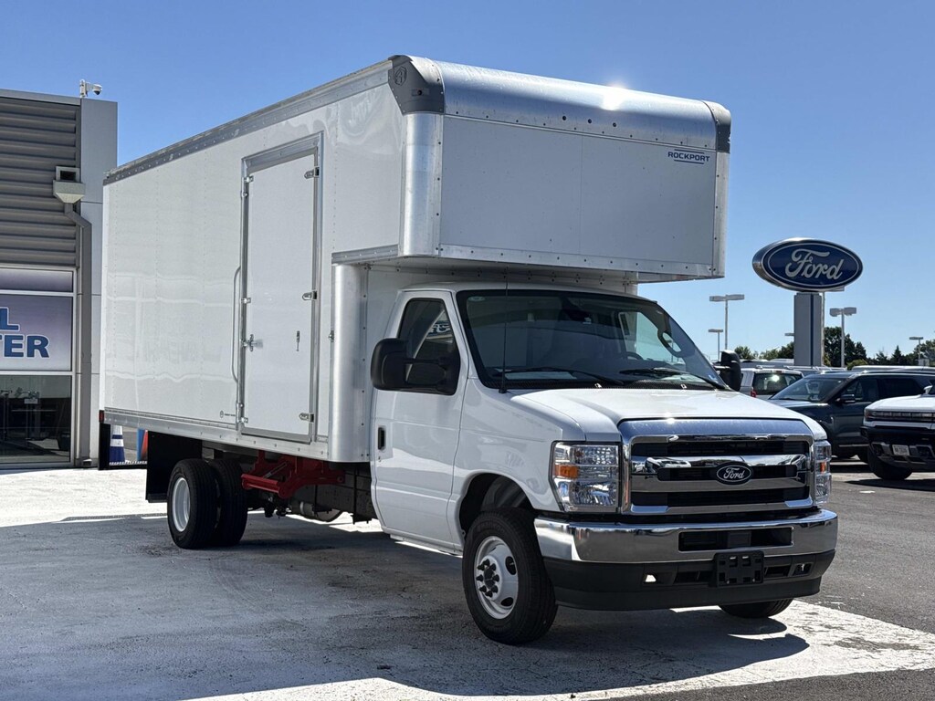 New 2027 Ford E-450SD 4x2 W/ 17 Box With Attic Box