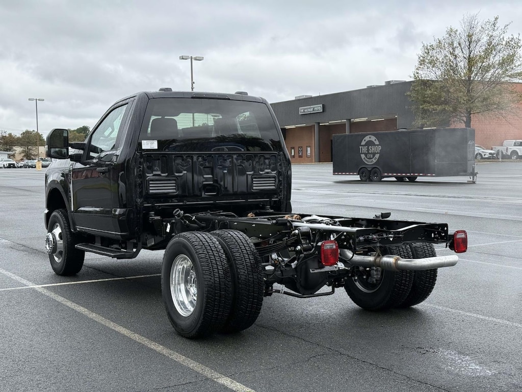 New 2026 Ford F-350 XLT Regular Cab 4x4 Bare Chassis 60 CA Regular Cab Chassis-Cab