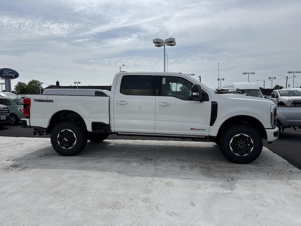 New 2026 Ford F-250 Platinum Crew Cab 4x4 W/ 6.75 Bed Crew Cab Pickup