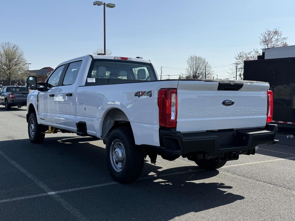 New 2025 Ford F-250 XL Crew Cab 4x4 W/ 8 Bed Crew Cab Pickup