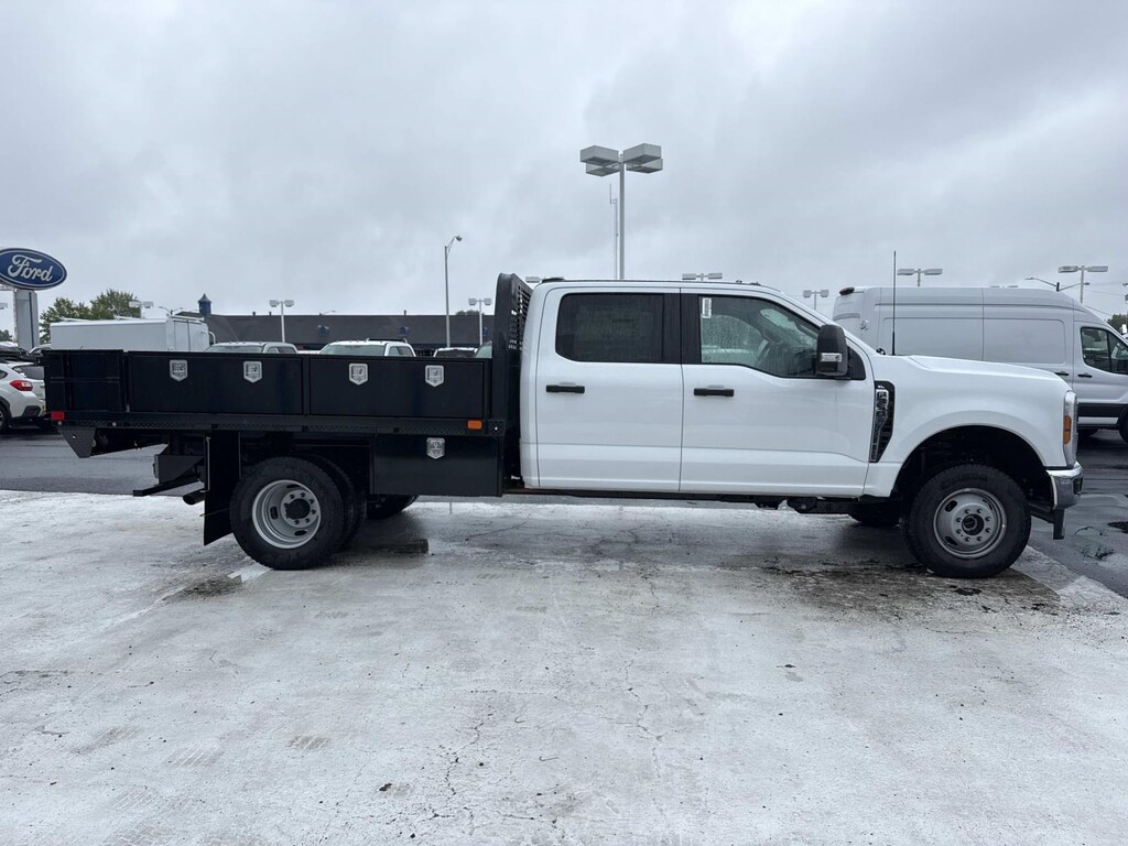 New 2026 Ford Super Duty F-350 DRW Crew Cab Chassis-Cab