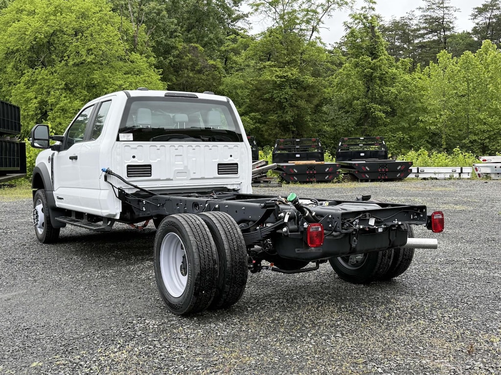 New 2025 Ford F-550 XL Super Cab 4x4 Bare Chassis 84 Extended Cab Chassis-Cab