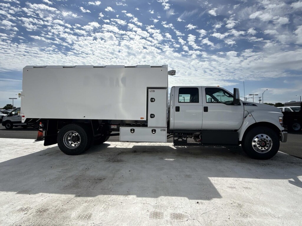 New 2027 Ford F-750 Straight Frame Crew Cab Chassis-Cab
