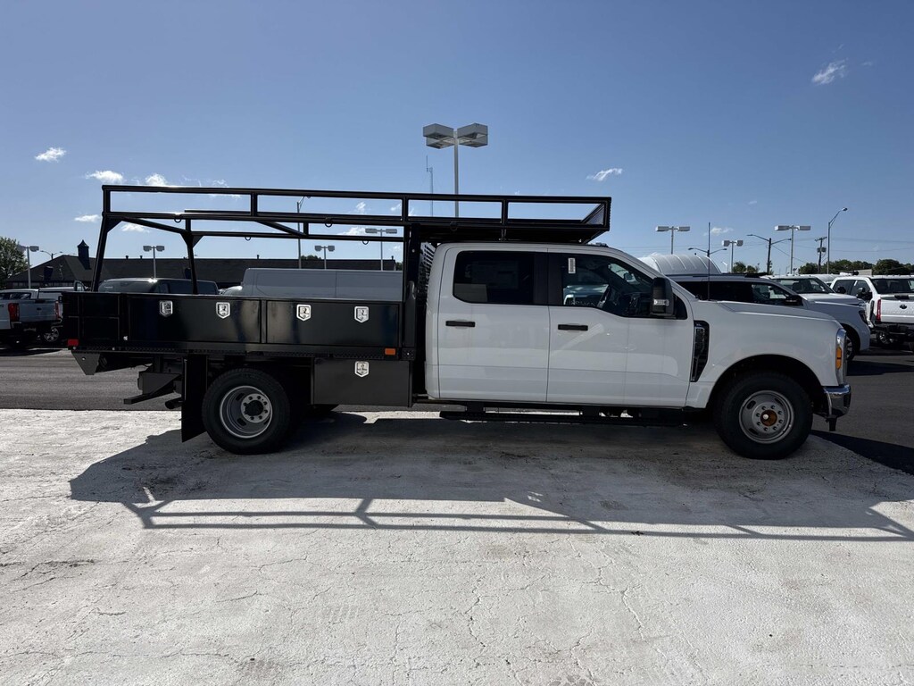 New 2026 Ford F-350 XL Crew Cab 4x2 w/ 10 Contractors Flatbed Flatbed
