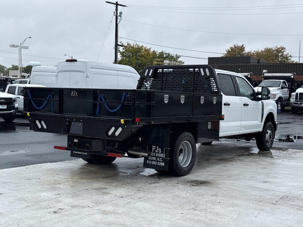 New 2026 Ford Super Duty F-350 DRW Crew Cab Chassis-Cab