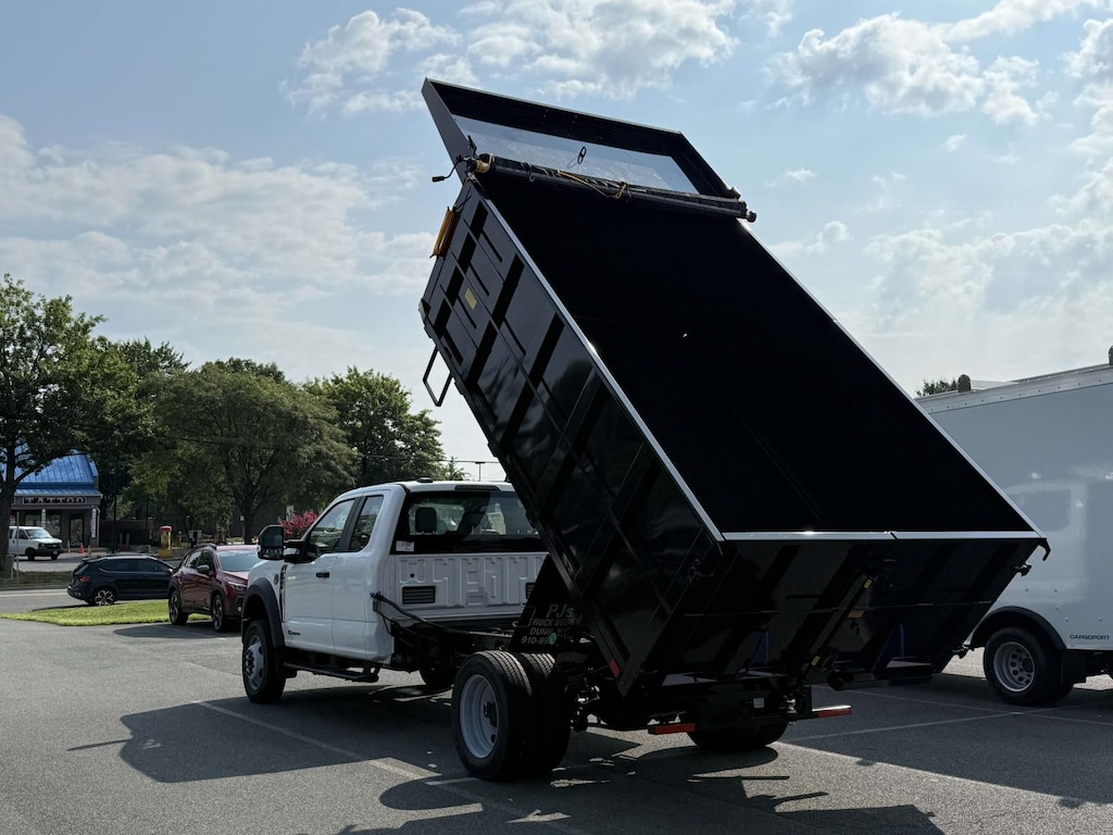New 2025 Ford F-550 XL Super Cab 4x4 w/ 12 Landscape Dump Landscape