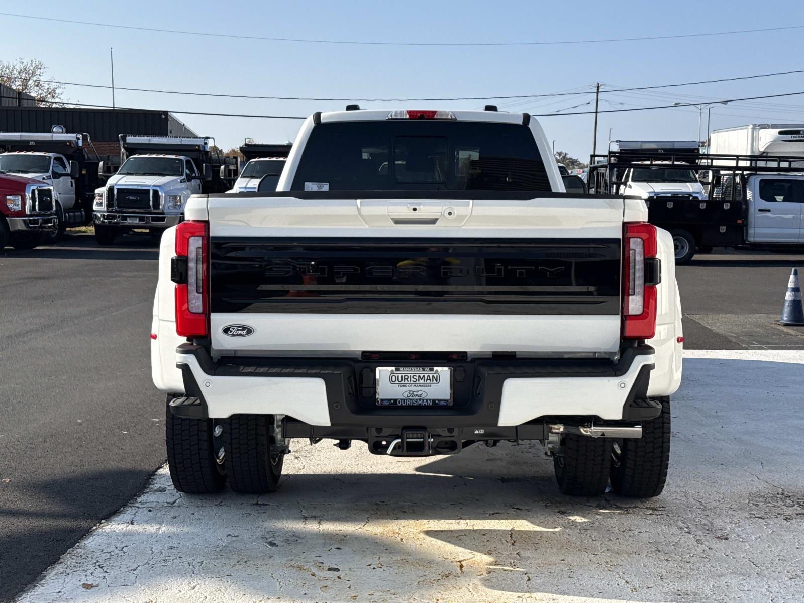 New 2027 Ford Super Duty F-450 DRW Crew Cab Pickup