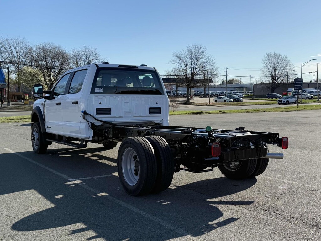 New 2025 Ford F-550 XL Crew Cab 4x4 84 CA Bare Chassis Crew Cab Chassis-Cab