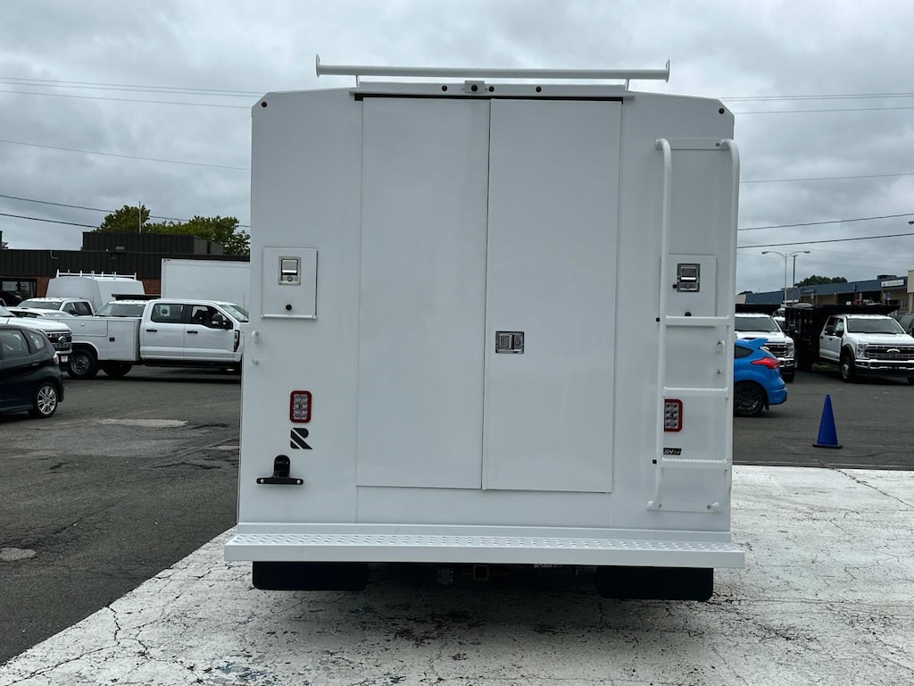 New 2025 Ford E-350 Cutaway 4x2 w/ 11 Reading Aluminum Service Body Service