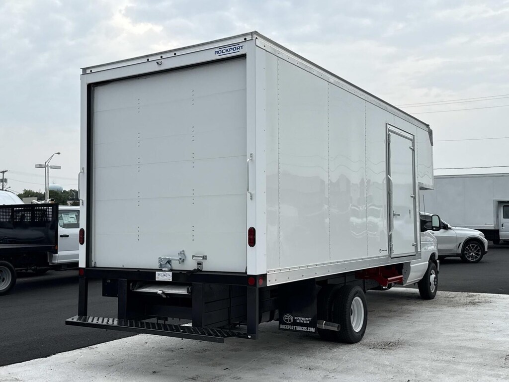 New 2027 Ford E-450SD 4x2 W/ 17 Box With Attic Box
