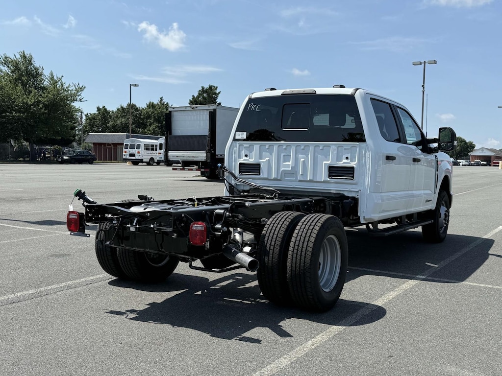 New 2025 Ford F-350 XL Crew Cab 4x4 Bare Chassis 60 CA Crew Cab Chassis-Cab