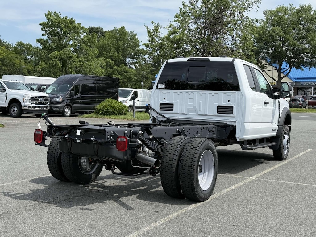 New 2025 Ford F-550 XL Super Cab 4x4 Bare Chassis 84 Extended Cab Chassis-Cab