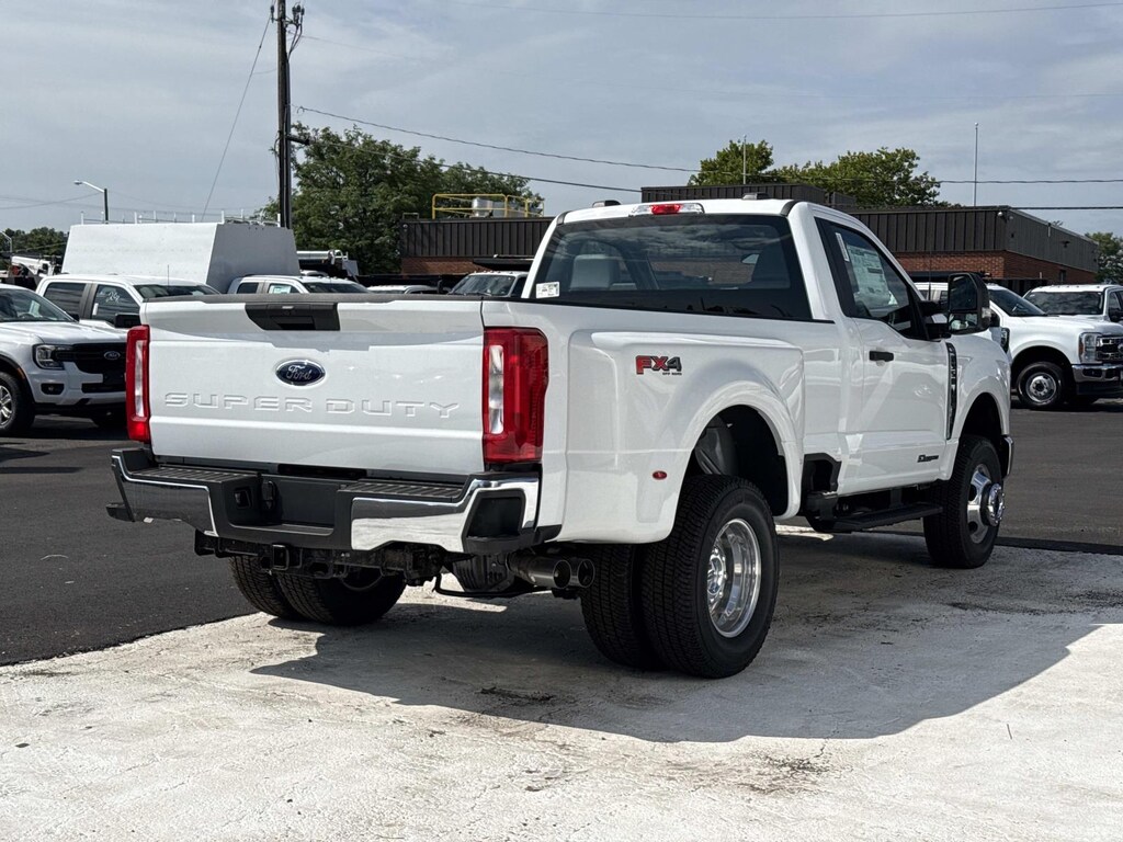 New 2026 Ford F-350 XL Regular Cab 4x4 W/ 8 Bed DRW Regular Cab Pickup