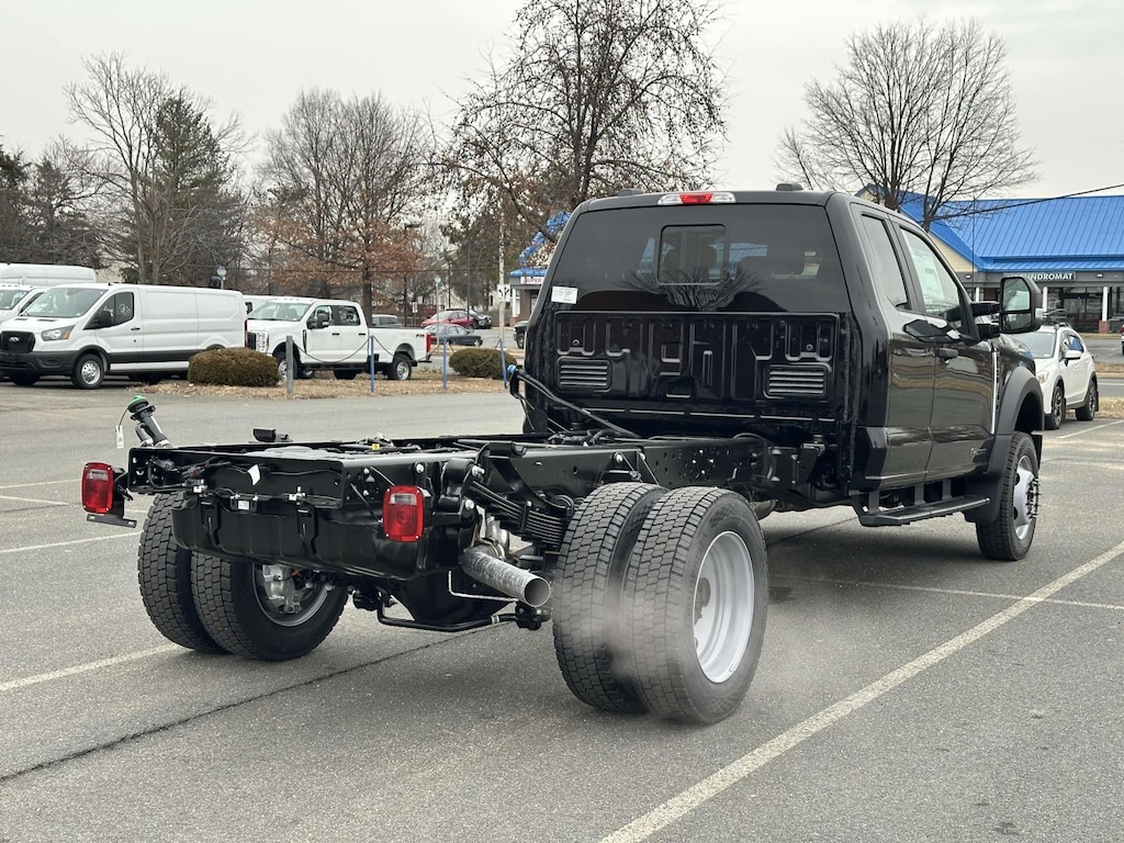 New 2025 Ford F-550 XL Super Cab 4x4 Bare Chassis 84 Extended Cab Chassis-Cab