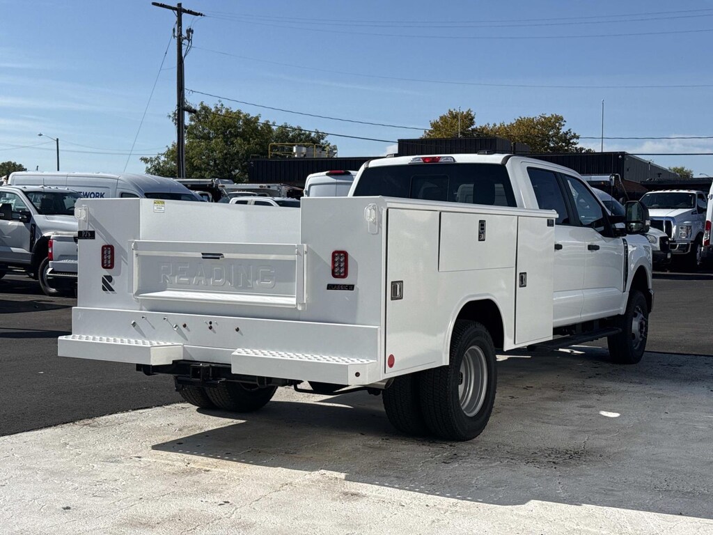 New 2026 Ford Super Duty F-350 DRW Crew Cab Chassis-Cab
