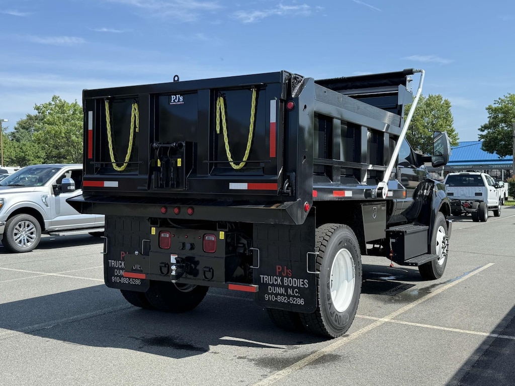 New 2025 Ford F-650 Regular Cab 4x2 w/ 10 Dump Dump
