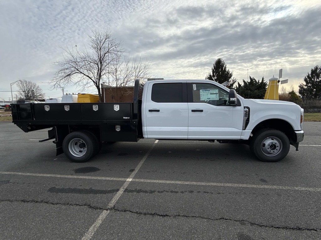New 2026 Ford F-350 XL Crew Cab 4x4 w/ 10 Contractors Flatbed Flatbed