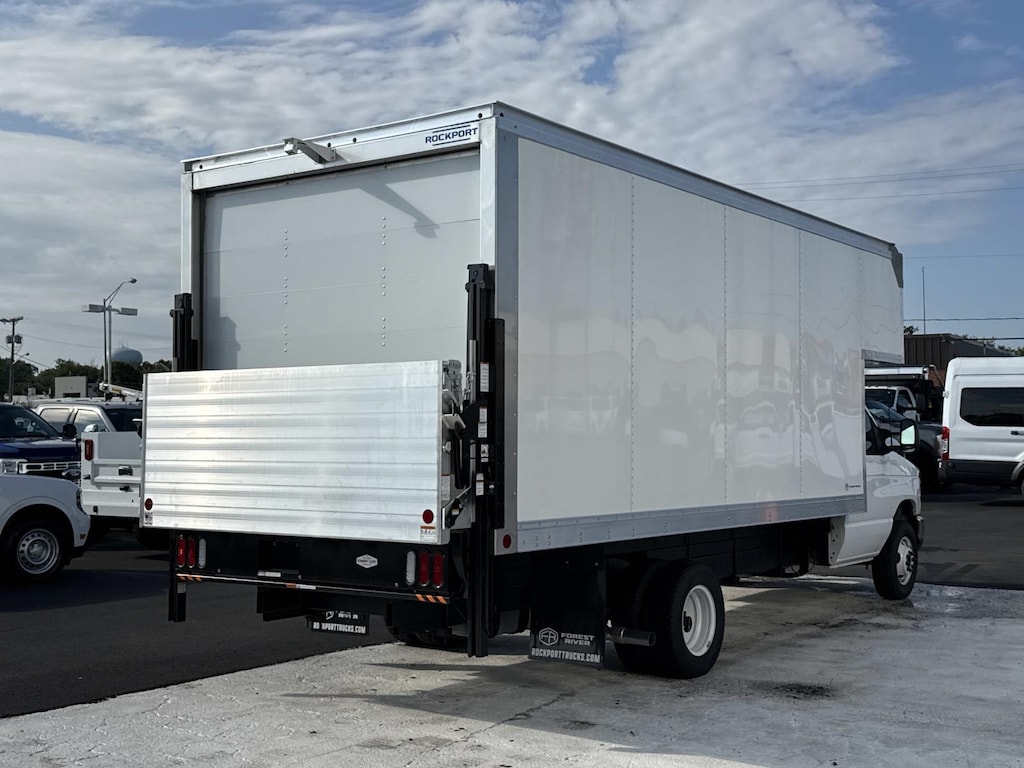 New 2027 Ford E-450 Cutaway 4x2 w/ 16 Box, Attic & Lift-Gate Box