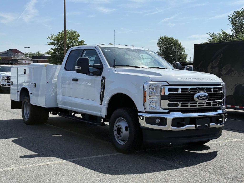 New 2025 Ford F-350 XL Super Cab 4x4 w/ 9 Knapheide Service Body Service