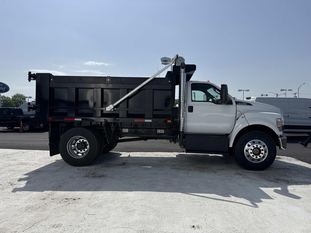 New 2027 Ford F-750 XL Regular Cab 4x2 W/ 12 Dump Dump