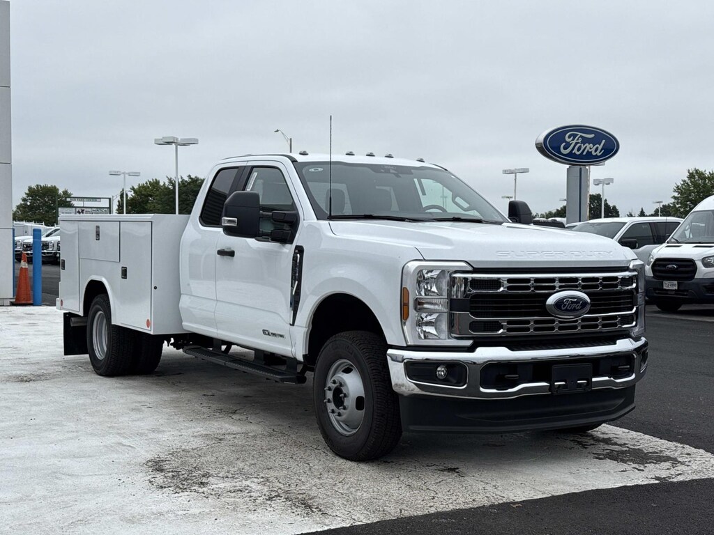 New 2026 Ford Super Duty F-350 DRW Extended Cab Chassis-Cab
