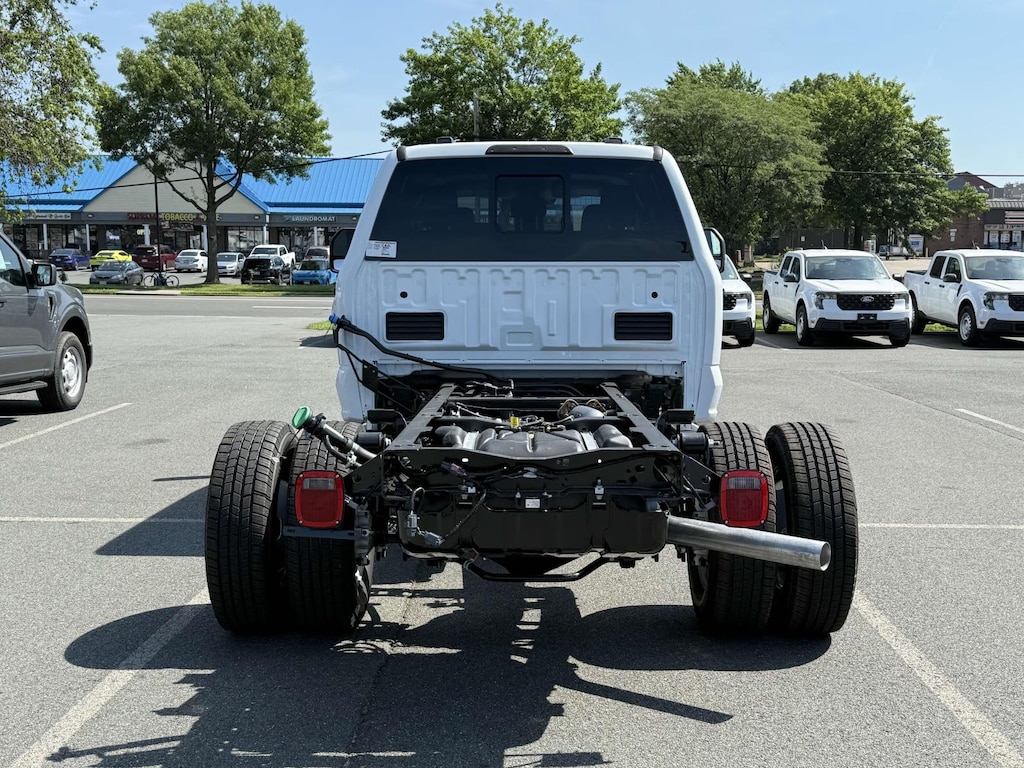 New 2025 Ford F-350 XL Crew Cab 4x4 Bare Chassis 60 CA Crew Cab Chassis-Cab