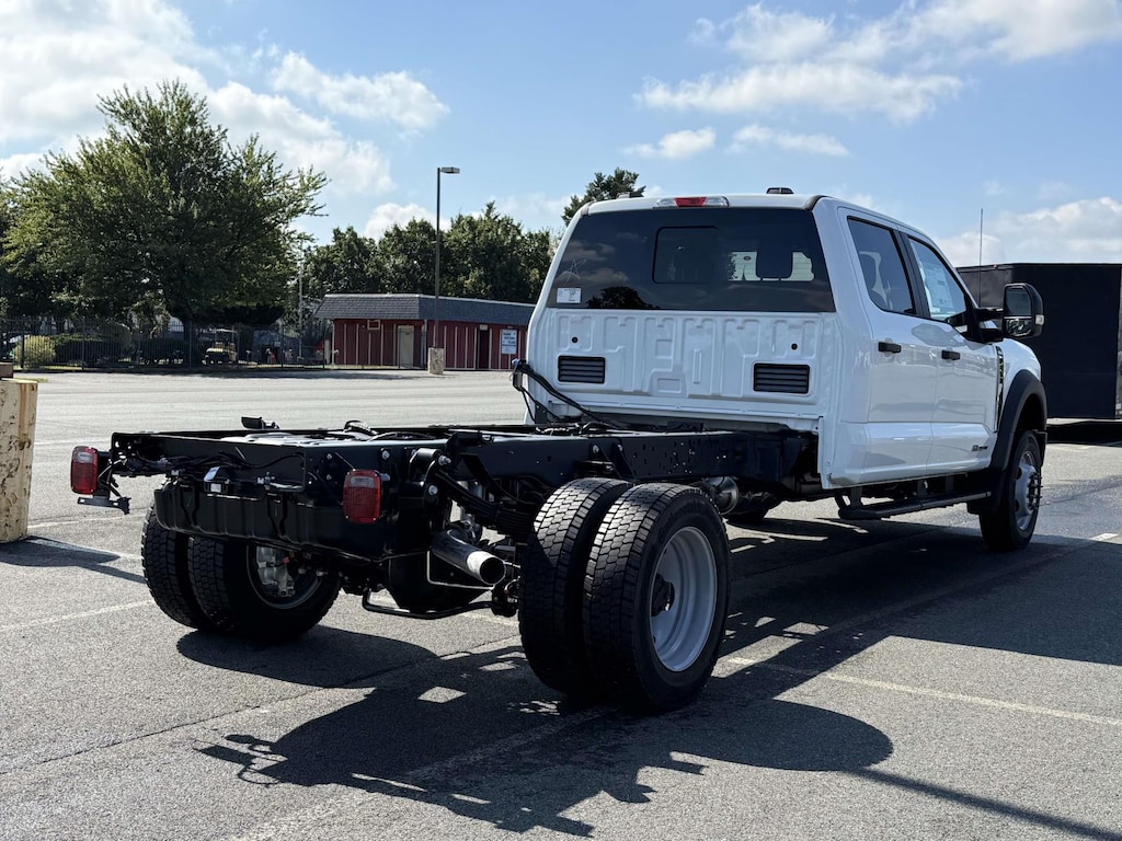 New 2026 Ford F-450 XL Crew Cab 4x2 Bare Chassis 84 CA Crew Cab Chassis-Cab