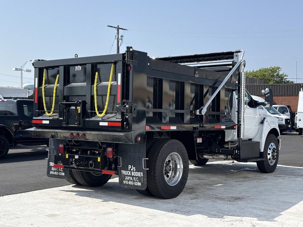 New 2027 Ford F-750 XL Regular Cab 4x2 W/ 12 Dump Dump