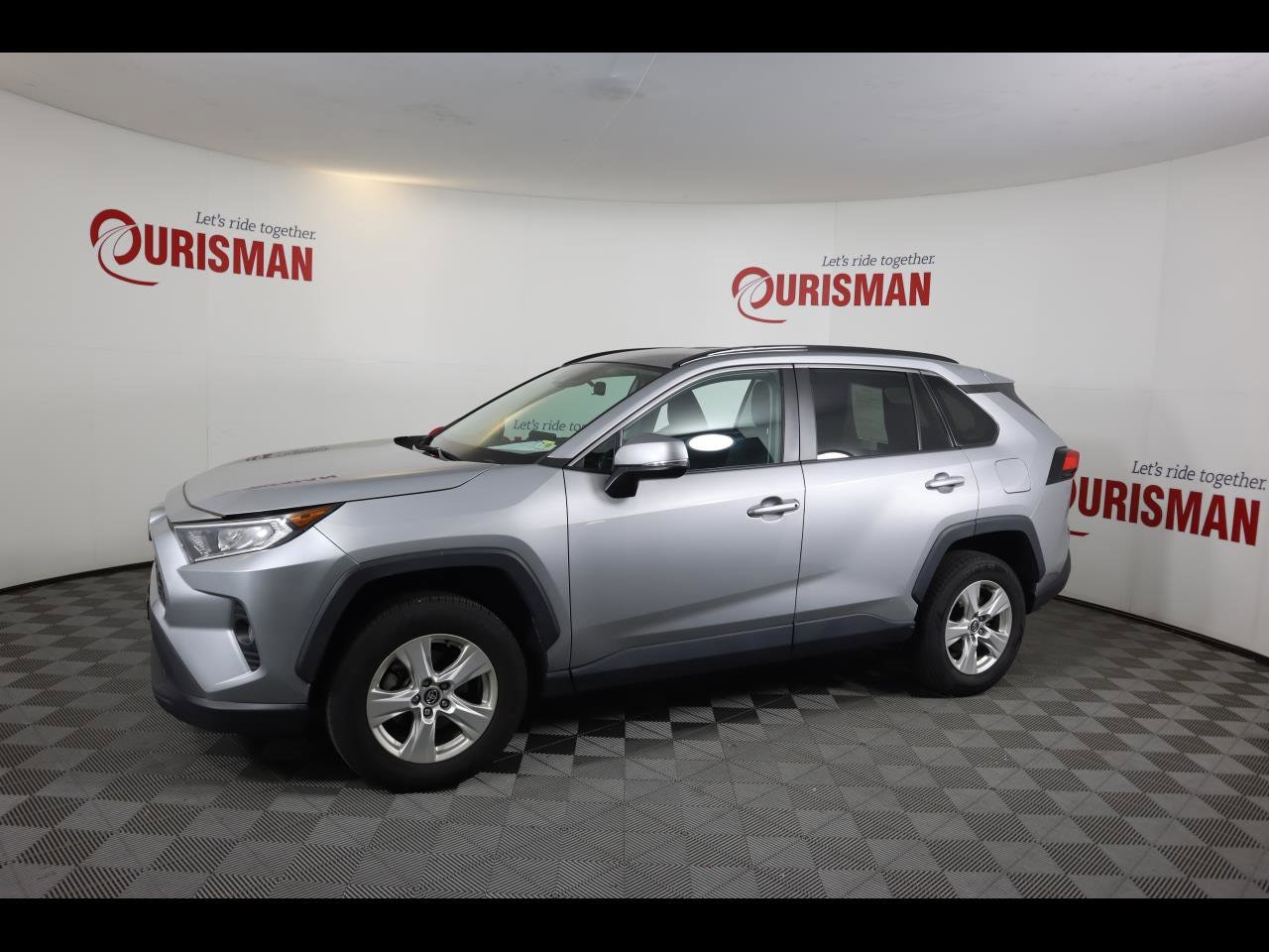 Used 2021 Toyota RAV4 XLE with VIN 2T3W1RFV8MW114263 for sale in Fairfax, VA