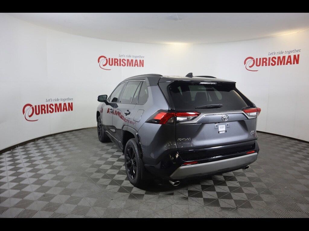 2025 Toyota RAV4 Hybrid XSE photo 3
