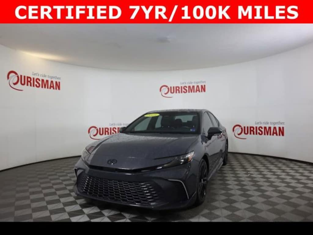 Used 2025 Toyota Camry SE Sedan