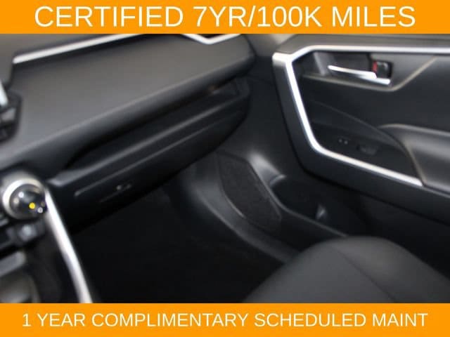 2024 Toyota RAV4 XLE - Photo 16