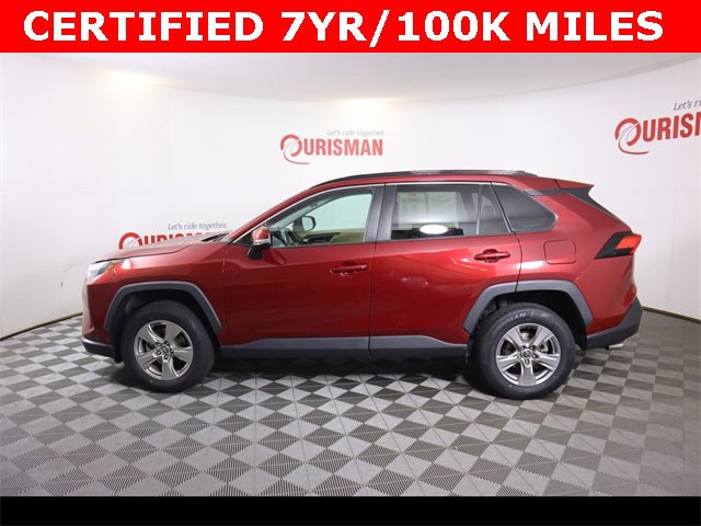 2022 Toyota RAV4 XLE photo 2