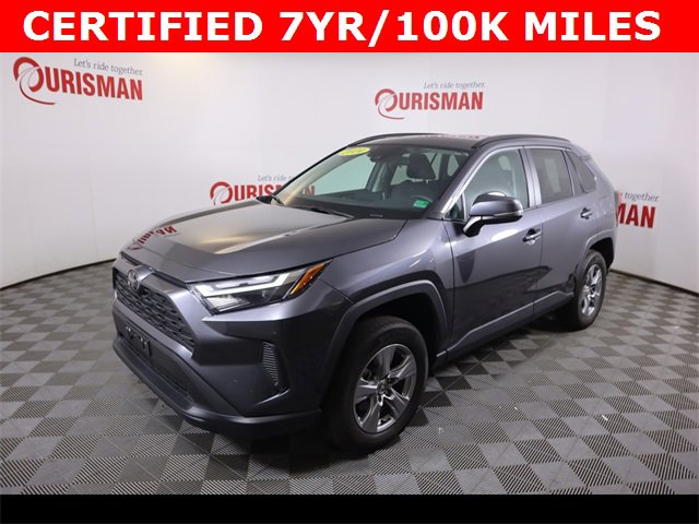 2024 Toyota RAV4 XLE photo 3
